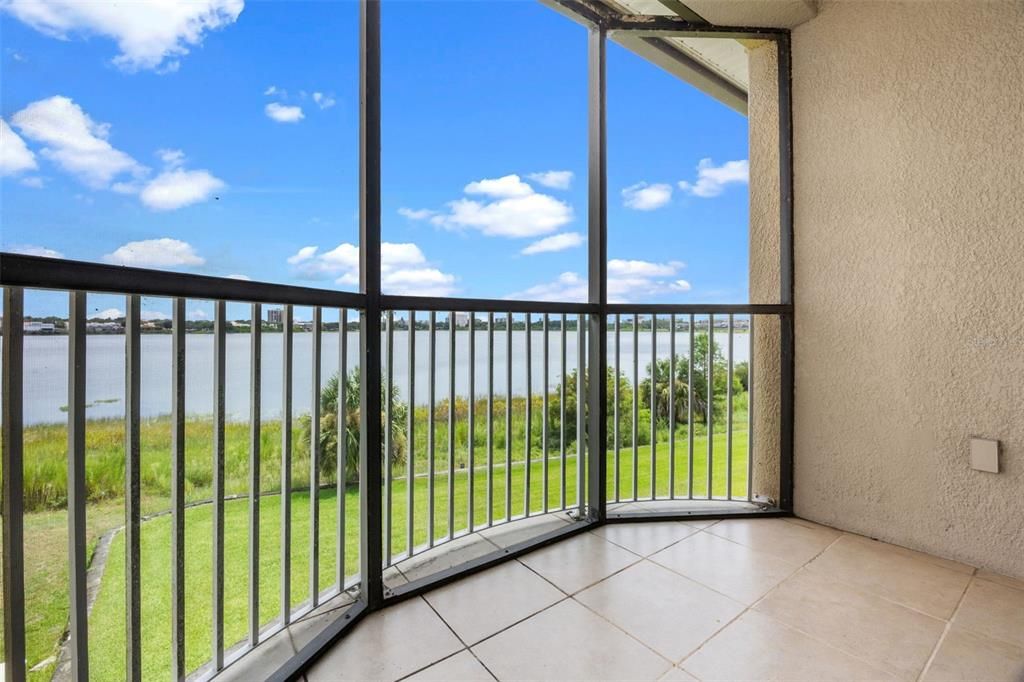 合同活跃: $584,900 (3 贝兹, 2 浴室, 2503 平方英尺)