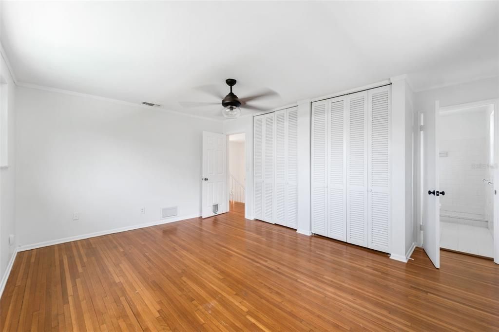 En Venta: $769,000 (5 camas, 3 baños, 2704 Pies cuadrados)