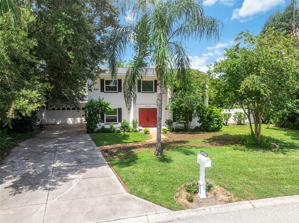 En Venta: $769,000 (5 camas, 3 baños, 2704 Pies cuadrados)