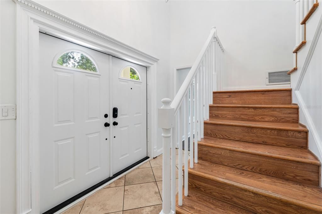 En Venta: $769,000 (5 camas, 3 baños, 2704 Pies cuadrados)