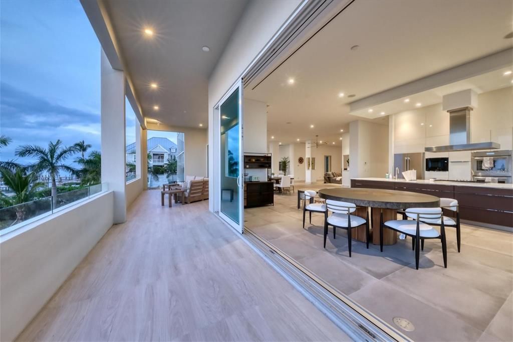 待售: $10,750,000 (6 贝兹, 7 浴室, 7812 平方英尺)