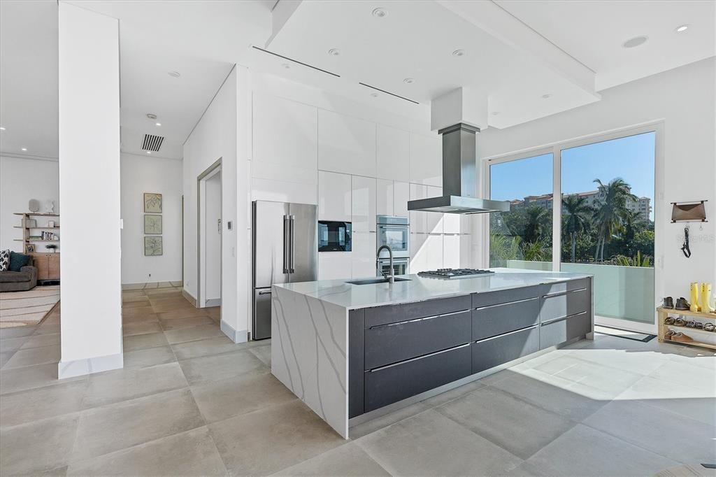 待售: $10,750,000 (6 贝兹, 7 浴室, 7812 平方英尺)