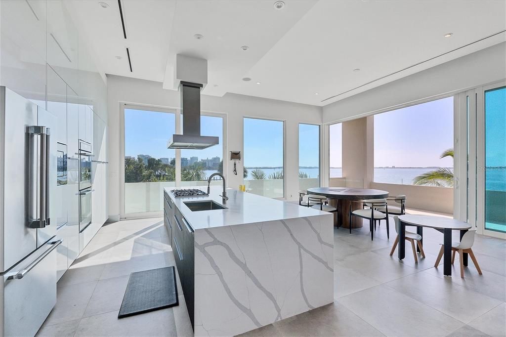 待售: $10,750,000 (6 贝兹, 7 浴室, 7812 平方英尺)