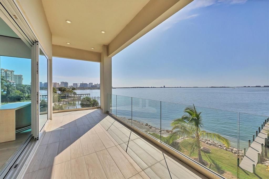 待售: $10,750,000 (6 贝兹, 7 浴室, 7812 平方英尺)