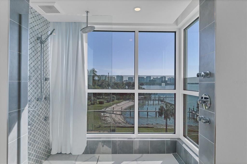 待售: $10,750,000 (6 贝兹, 7 浴室, 7812 平方英尺)