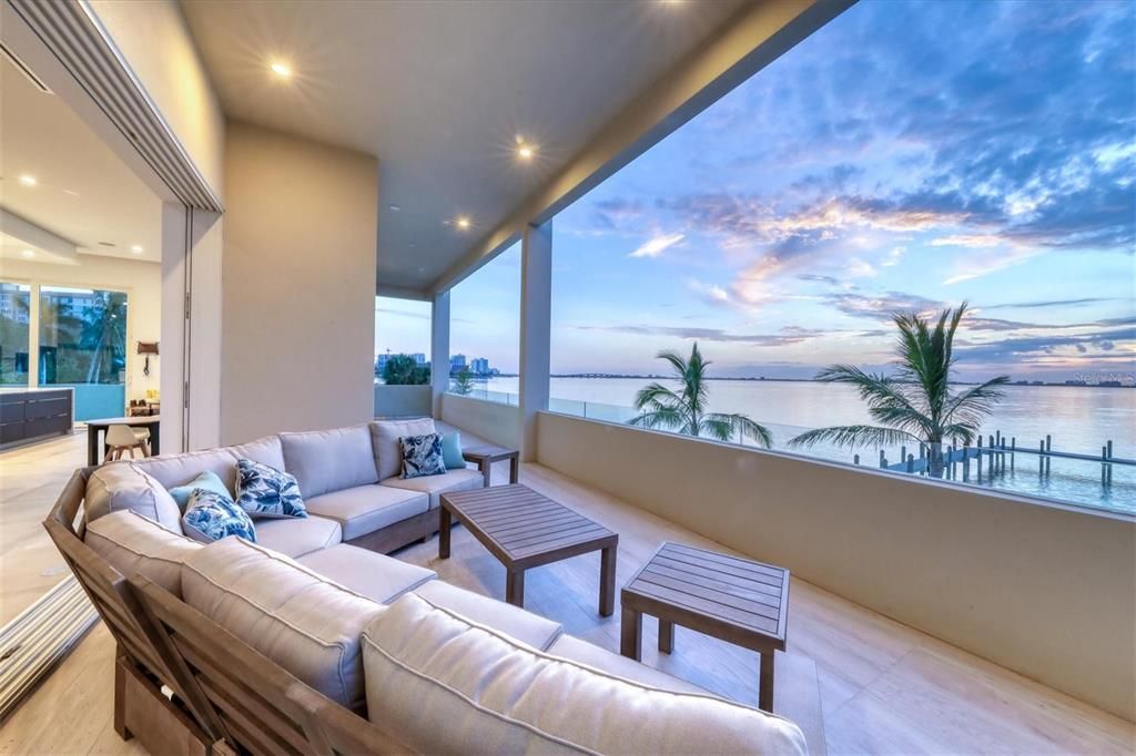 待售: $10,750,000 (6 贝兹, 7 浴室, 7812 平方英尺)