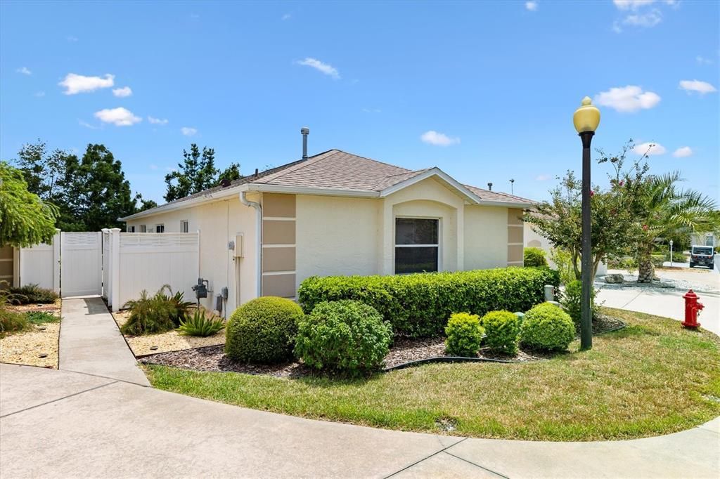 待售: $330,000 (2 贝兹, 2 浴室, 1204 平方英尺)