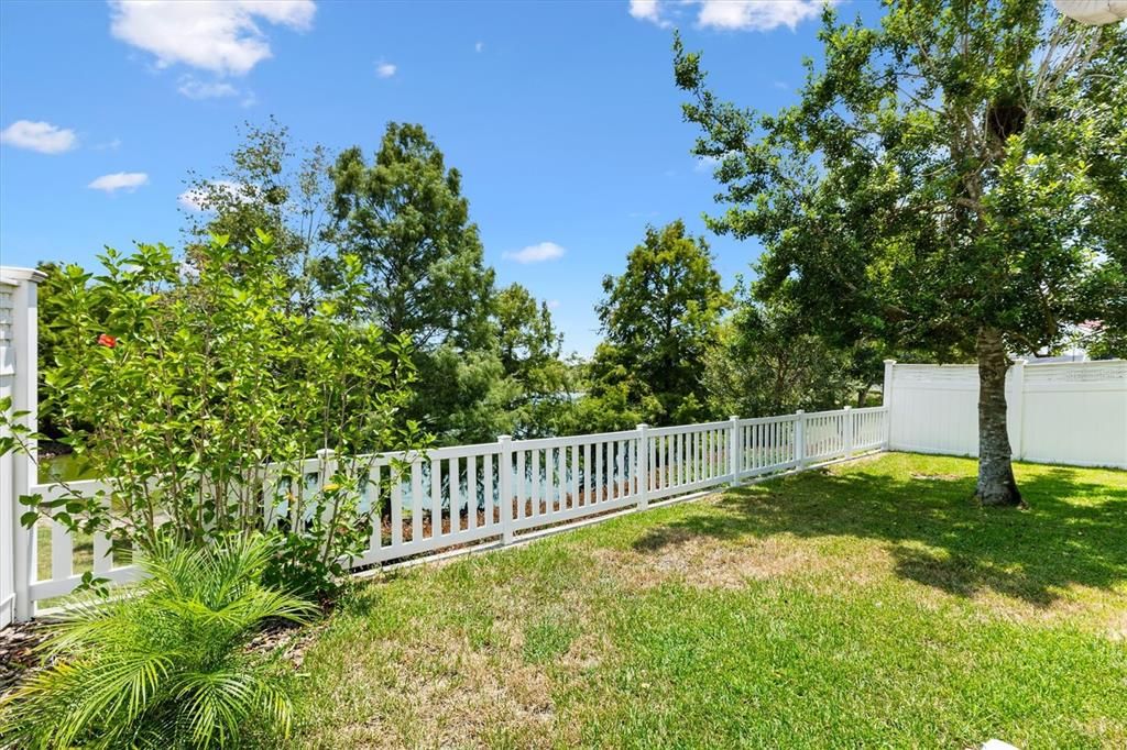 待售: $330,000 (2 贝兹, 2 浴室, 1204 平方英尺)