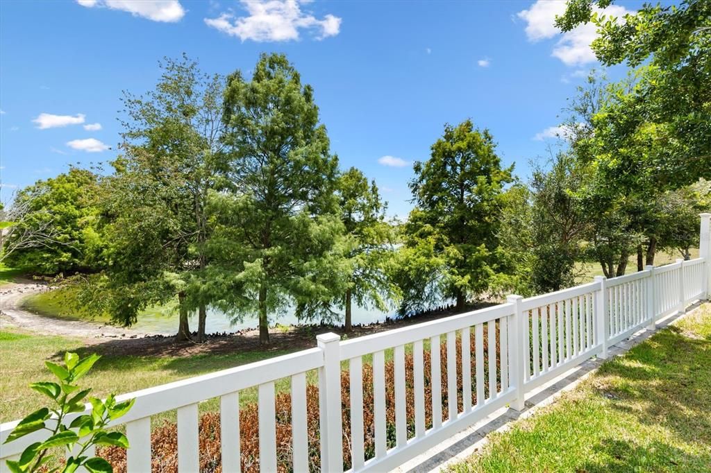 待售: $330,000 (2 贝兹, 2 浴室, 1204 平方英尺)