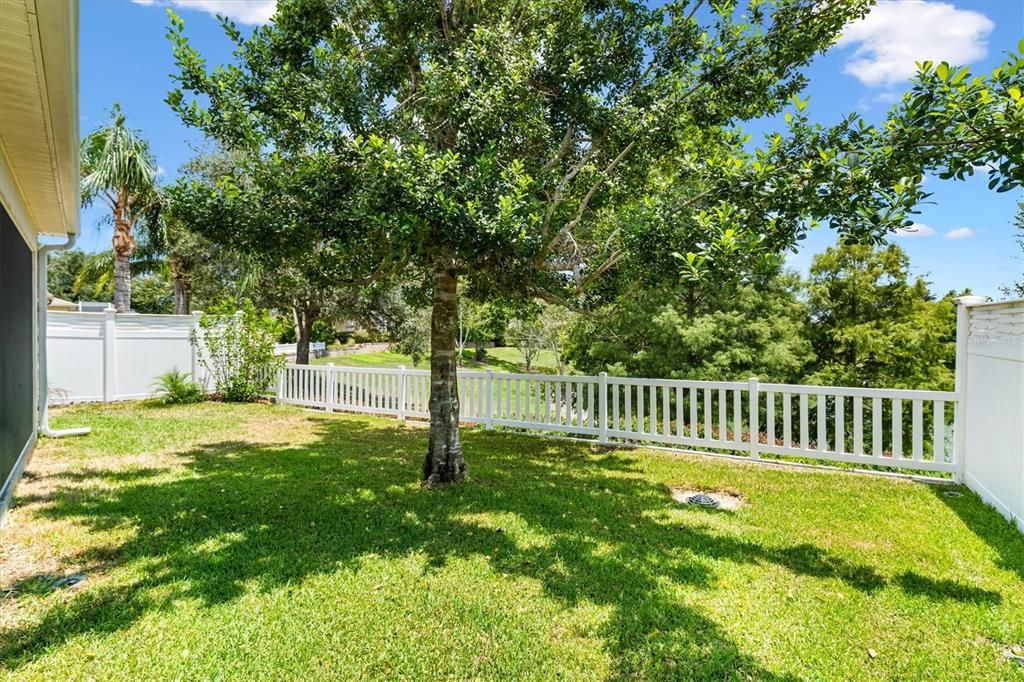 待售: $330,000 (2 贝兹, 2 浴室, 1204 平方英尺)