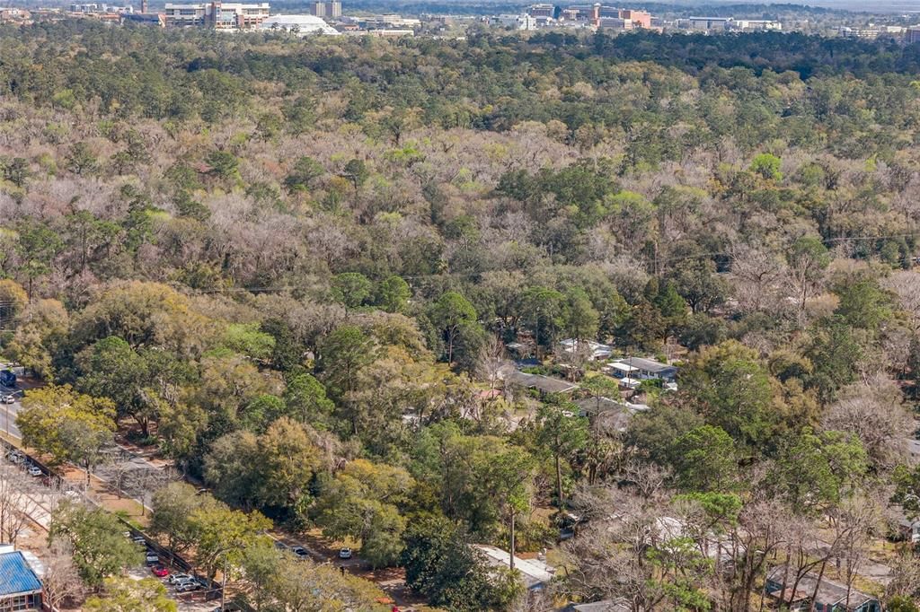 Activo con contrato: $295,000 (4 camas, 2 baños, 1588 Pies cuadrados)