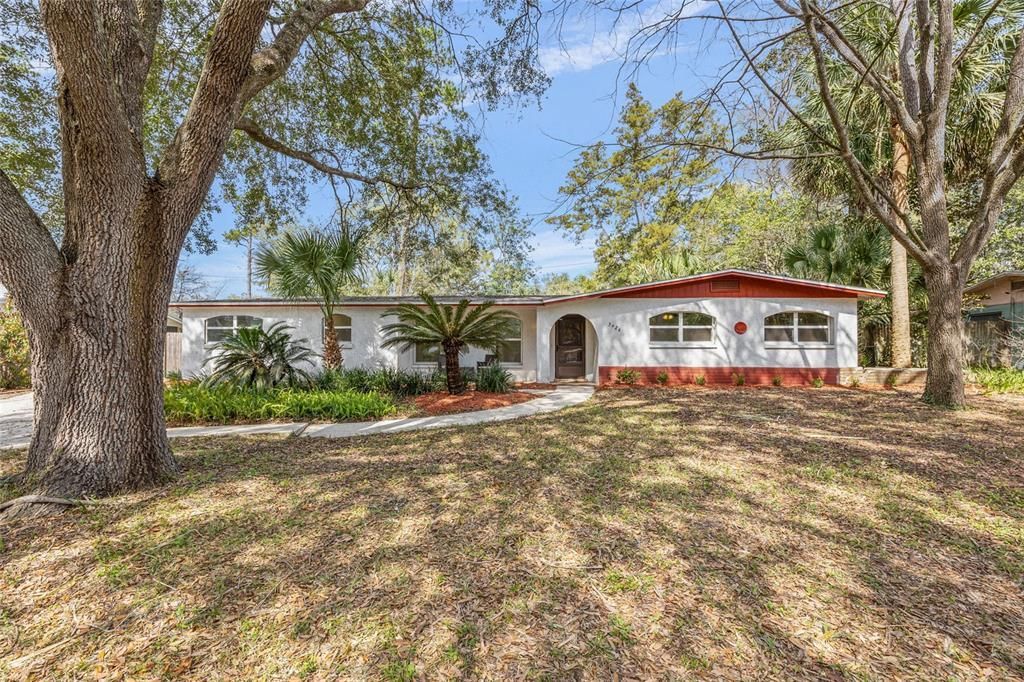 Activo con contrato: $295,000 (4 camas, 2 baños, 1588 Pies cuadrados)