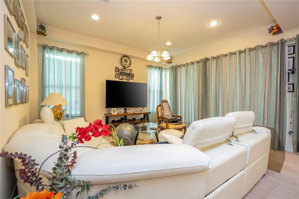 待售: $1,599,000 (4 贝兹, 3 浴室, 4460 平方英尺)