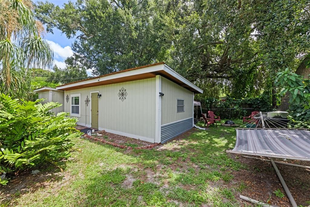 Activo con contrato: $425,000 (5 camas, 4 baños, 1935 Pies cuadrados)