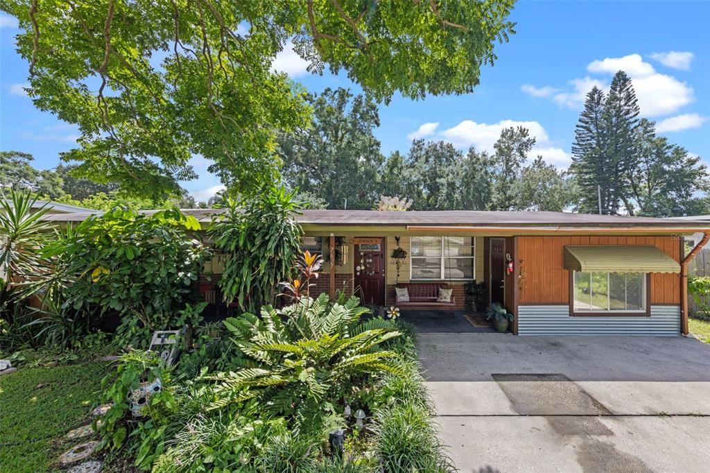 Activo con contrato: $425,000 (5 camas, 4 baños, 1935 Pies cuadrados)