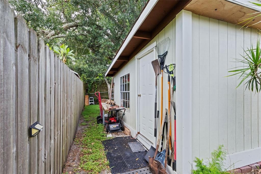 Activo con contrato: $425,000 (5 camas, 4 baños, 1935 Pies cuadrados)