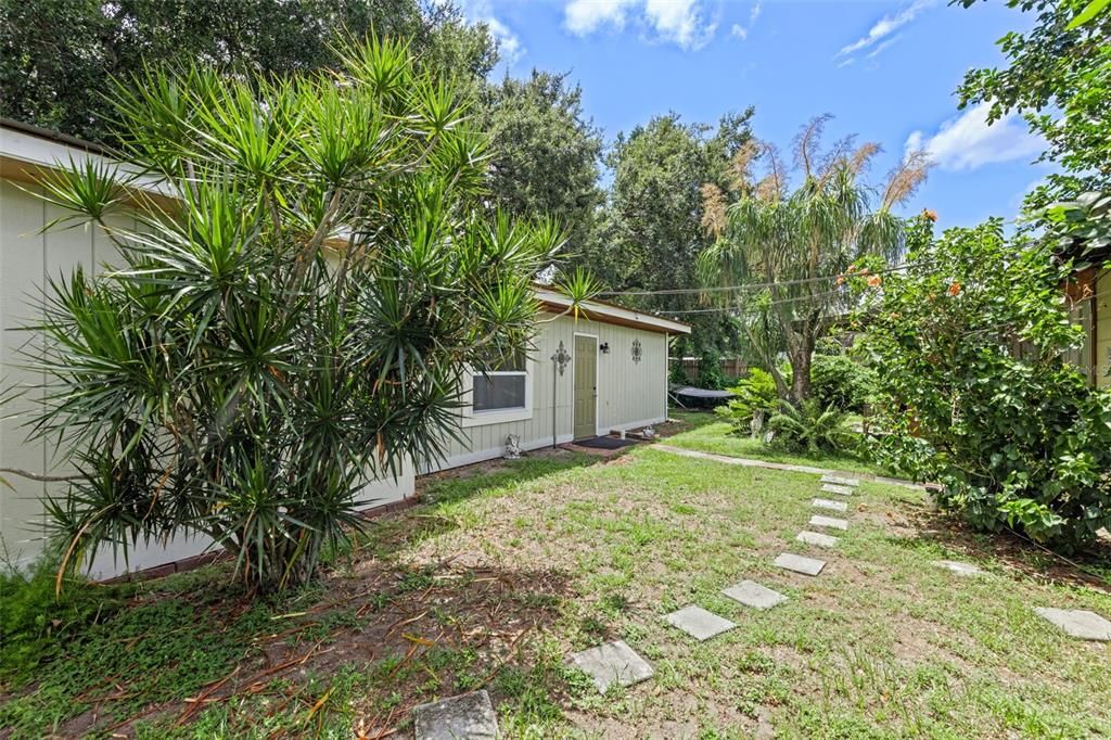 Activo con contrato: $425,000 (5 camas, 4 baños, 1935 Pies cuadrados)