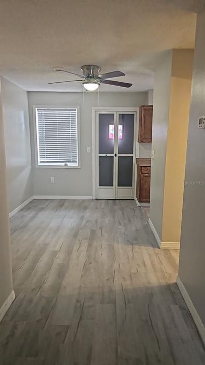 For Rent: $1,400 (2 beds, 1 baths, 968 Square Feet)