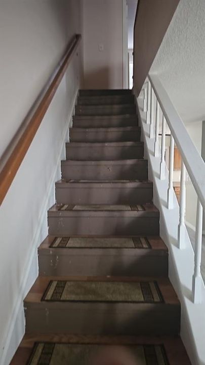 For Rent: $1,400 (2 beds, 1 baths, 968 Square Feet)