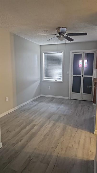 For Rent: $1,400 (2 beds, 1 baths, 968 Square Feet)