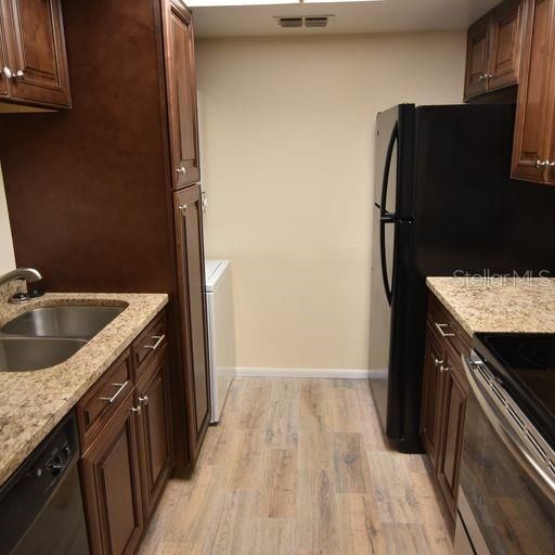 В аренду: $1,425 (2 спален, 2 ванн, 1012 Квадратных фут)