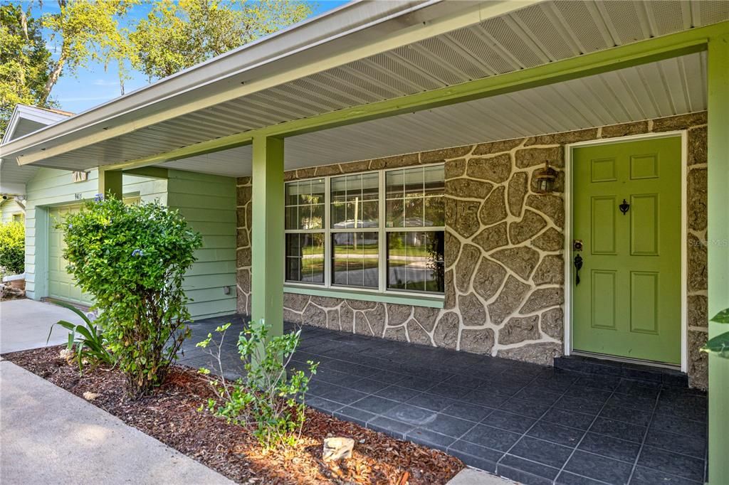 Active With Contract: $280,000 (3 beds, 2 baths, 1575 Square Feet)