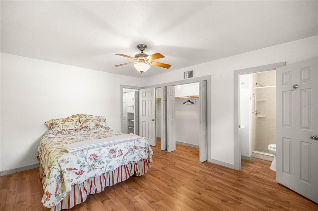 Active With Contract: $280,000 (3 beds, 2 baths, 1575 Square Feet)