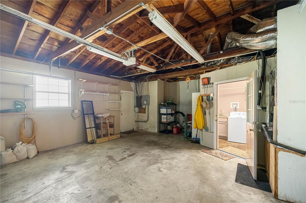 Active With Contract: $280,000 (3 beds, 2 baths, 1575 Square Feet)