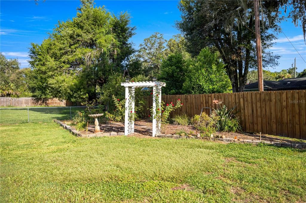 Active With Contract: $280,000 (3 beds, 2 baths, 1575 Square Feet)