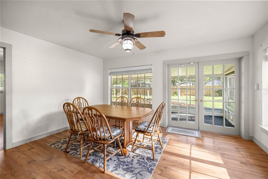 Active With Contract: $280,000 (3 beds, 2 baths, 1575 Square Feet)