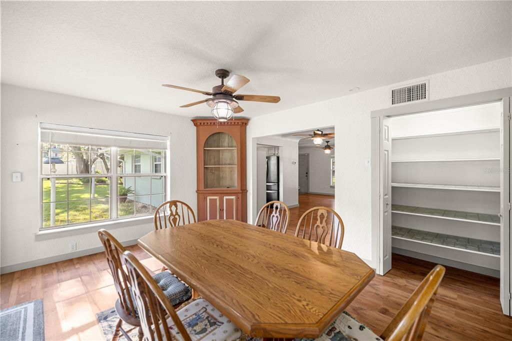 Active With Contract: $280,000 (3 beds, 2 baths, 1575 Square Feet)