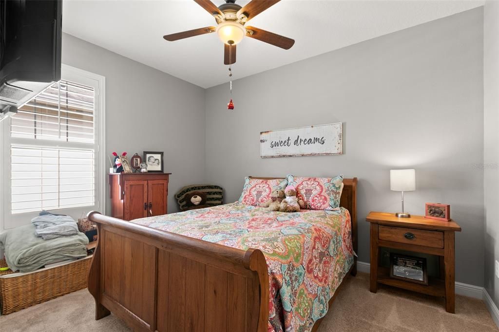 For Sale: $569,999 (3 beds, 3 baths, 2174 Square Feet)