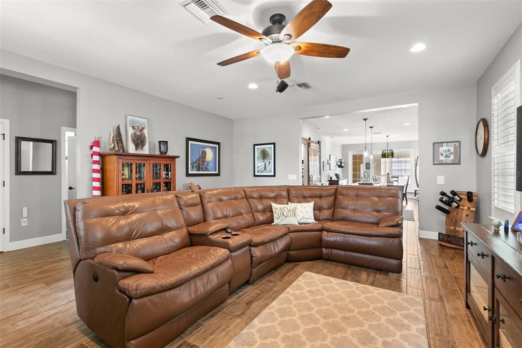 For Sale: $569,999 (3 beds, 3 baths, 2174 Square Feet)