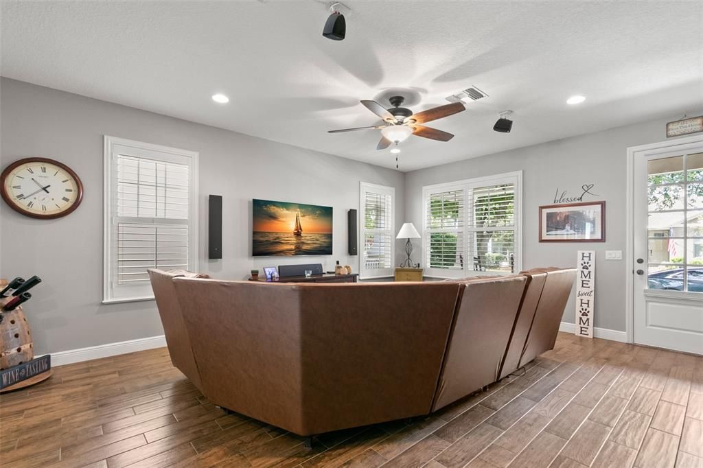 For Sale: $569,999 (3 beds, 3 baths, 2174 Square Feet)