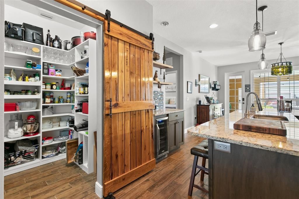 For Sale: $569,999 (3 beds, 3 baths, 2174 Square Feet)