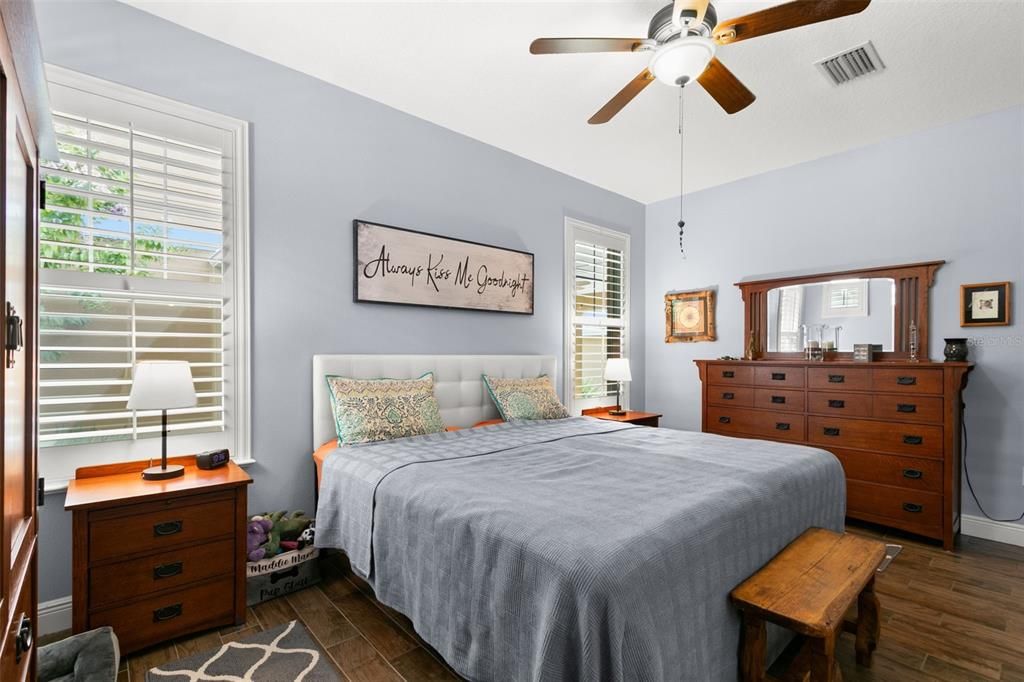 For Sale: $569,999 (3 beds, 3 baths, 2174 Square Feet)