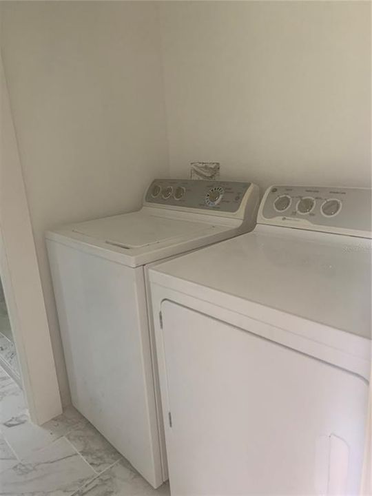 На продажу: $90,000 (2 спален, 1 ванн, 720 Квадратных фут)