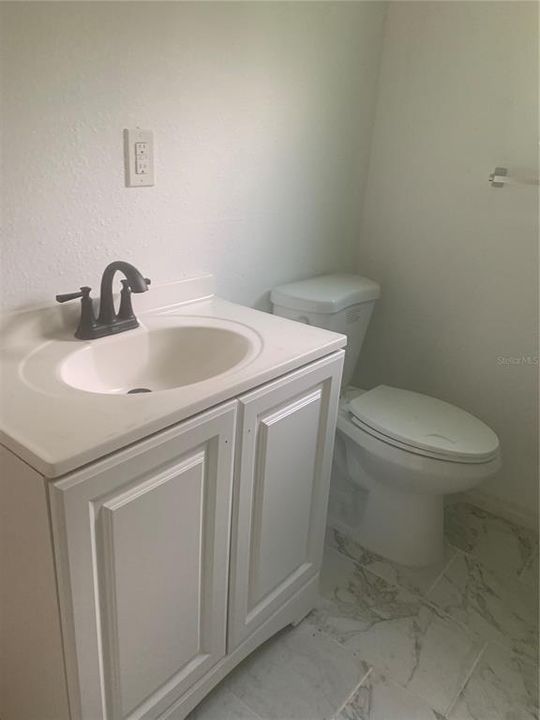 На продажу: $90,000 (2 спален, 1 ванн, 720 Квадратных фут)