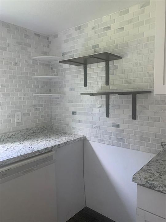 На продажу: $90,000 (2 спален, 1 ванн, 720 Квадратных фут)