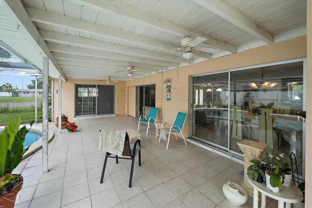 Под контрактом: $435,000 (3 спален, 2 ванн, 1591 Квадратных фут)