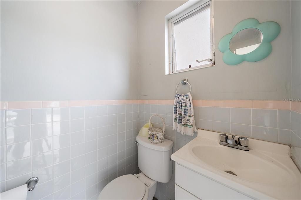 Под контрактом: $435,000 (3 спален, 2 ванн, 1591 Квадратных фут)