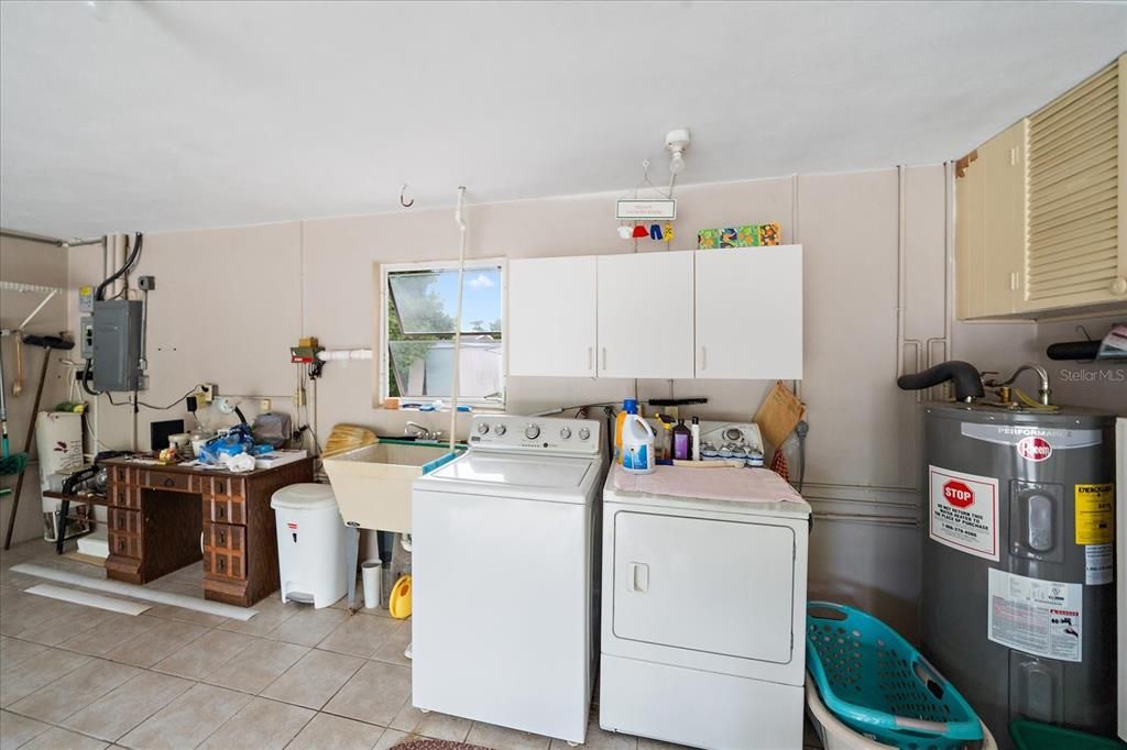 Под контрактом: $435,000 (3 спален, 2 ванн, 1591 Квадратных фут)