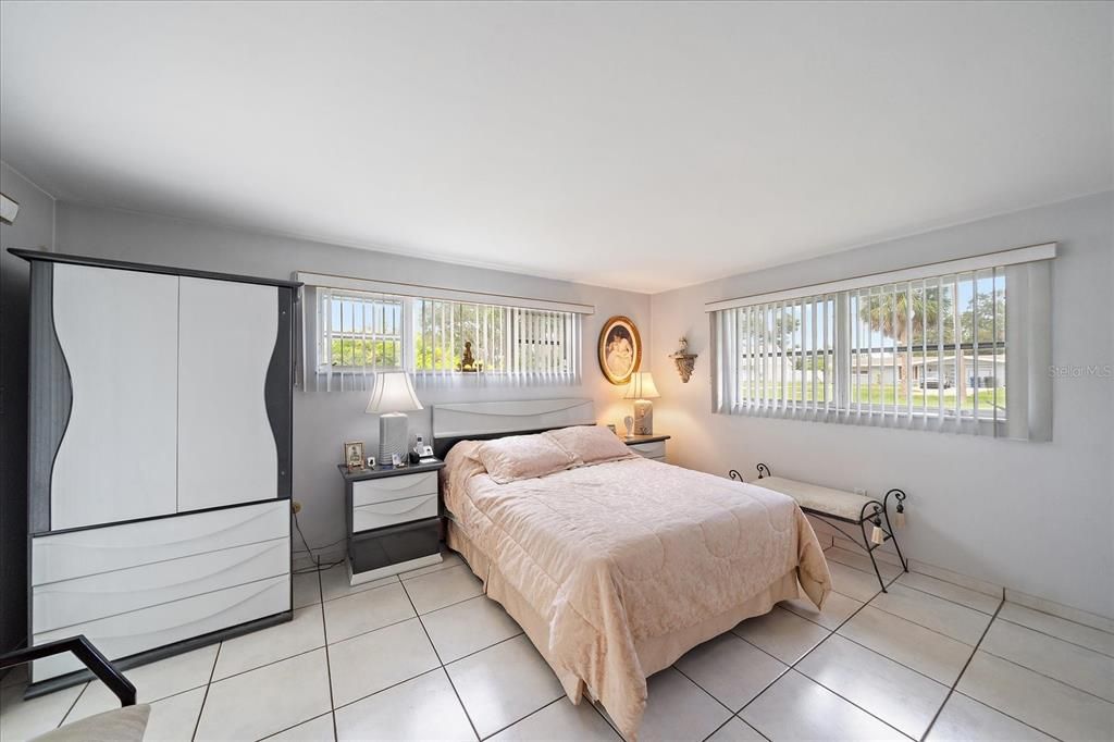 Под контрактом: $435,000 (3 спален, 2 ванн, 1591 Квадратных фут)