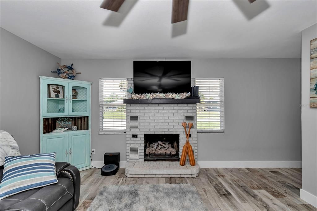 For Rent: $4,500 (3 beds, 2 baths, 1284 Square Feet)