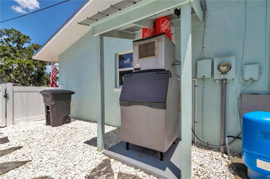 For Rent: $4,500 (3 beds, 2 baths, 1284 Square Feet)