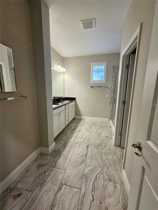 Под контрактом: $670,000 (4 спален, 3 ванн, 2297 Квадратных фут)