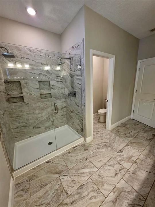 Под контрактом: $670,000 (4 спален, 3 ванн, 2297 Квадратных фут)