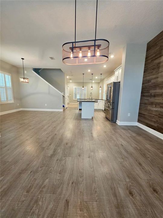 Под контрактом: $670,000 (4 спален, 3 ванн, 2297 Квадратных фут)