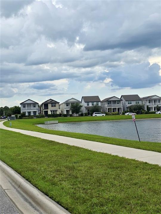 Под контрактом: $670,000 (4 спален, 3 ванн, 2297 Квадратных фут)