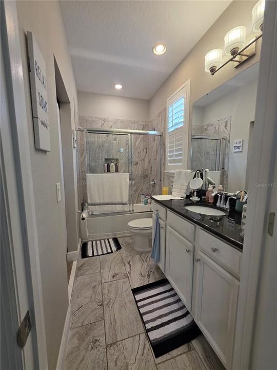 Под контрактом: $670,000 (4 спален, 3 ванн, 2297 Квадратных фут)